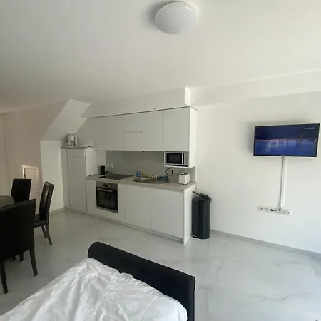 Cozy & Warm In Apartment Leverkusen