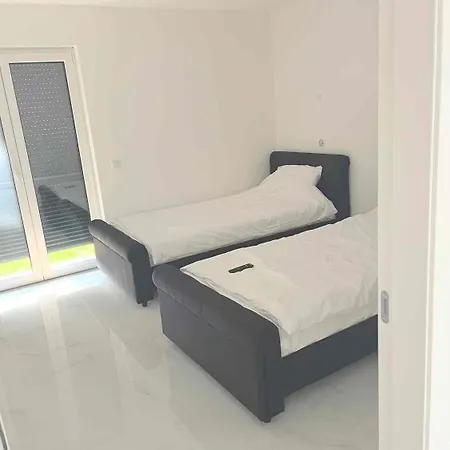 Apartment Cozy & Warm In Leverkusen